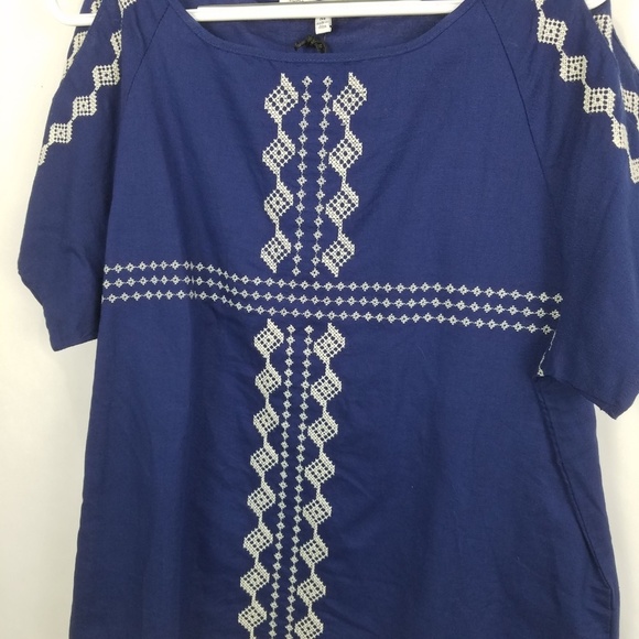 Cupcakes And Cashmere Women's Pastoria Linen Boxy Cold Shoulder Blouse Top - Picture 3 of 8